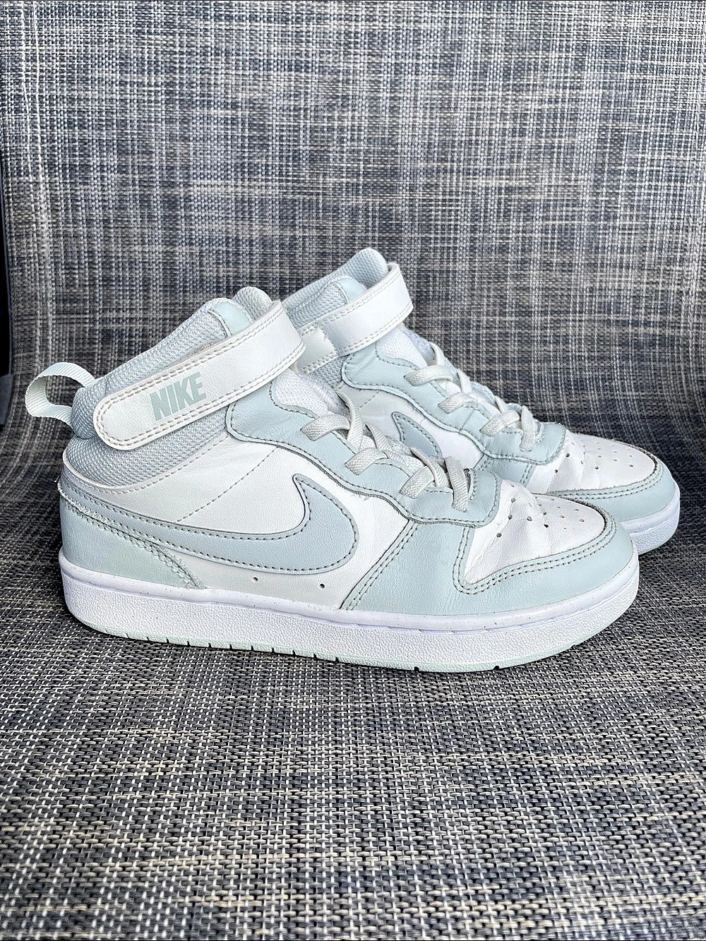 Nike Court Borough Mid 2 Sneakers Youth Kids size 2 White/light gray